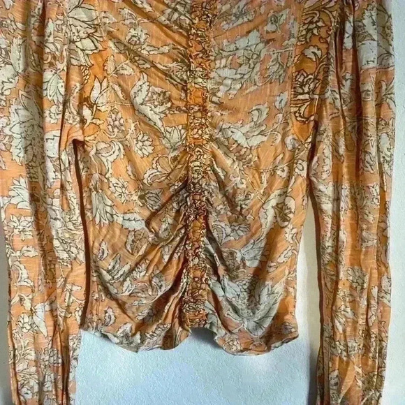 Free People Say The Word Ruched Long Sleeve Blood Orange Floral Boho Top Size XS - Picture 9 of 9